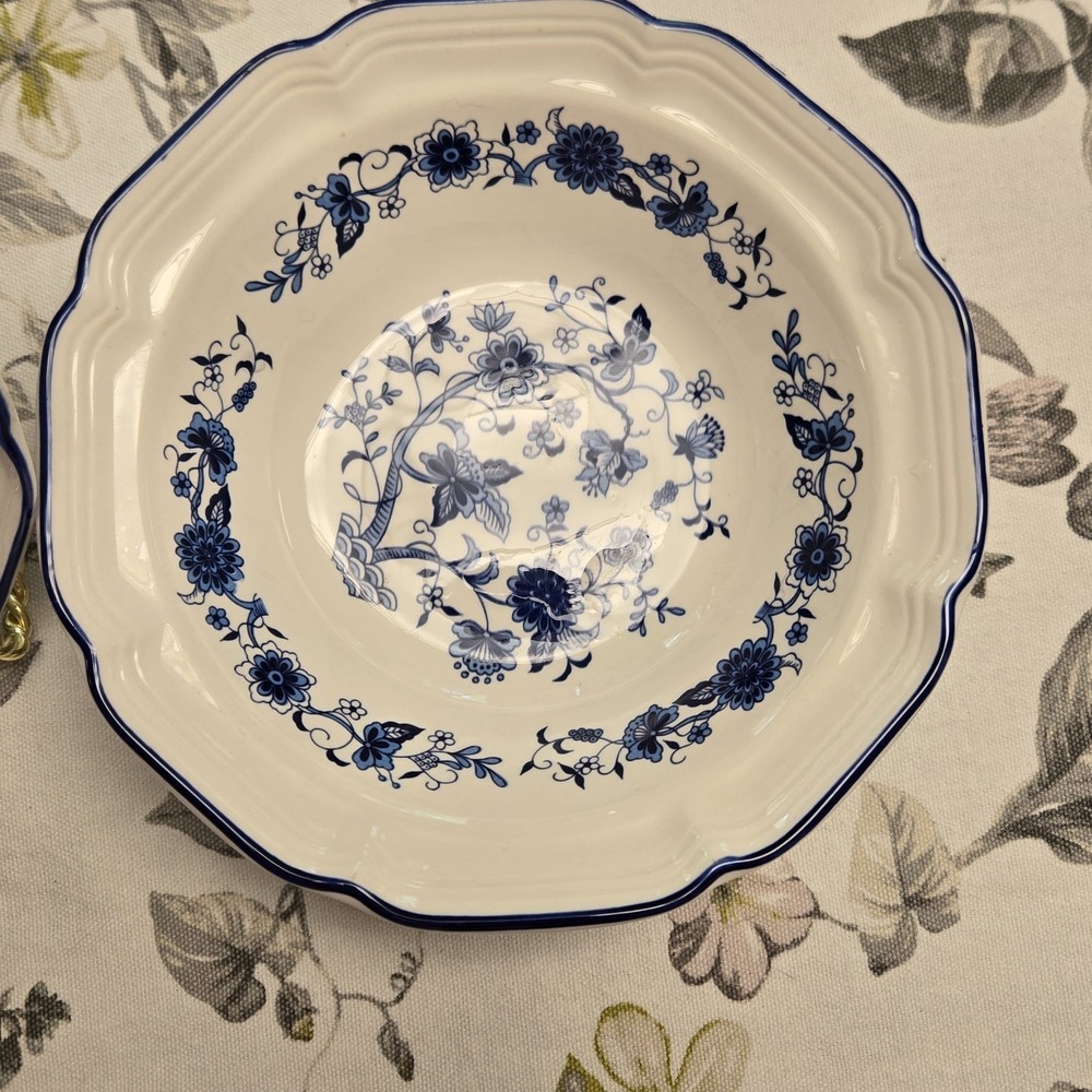 Hankook Seine Blue Flowers & Vines Scalloped Cereal Salad Bowls 7"-Porcelain 2 - Picture 3 of 9